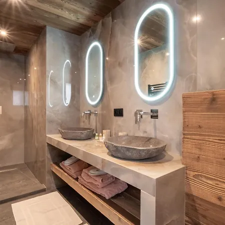 Chalet De Luxe Aux Gets - 5 Chambres, Jacuzzi, Animaux Acceptes, Parking - Fr-1-671-282 *
