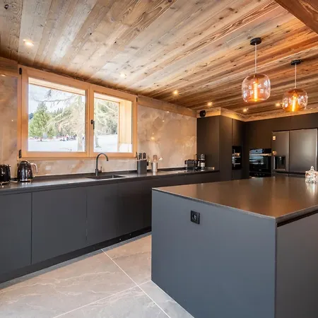 Chalet De Luxe Aux Gets - 5 Chambres, Jacuzzi, Animaux Acceptes, Parking - Fr-1-671-282 Les Gets